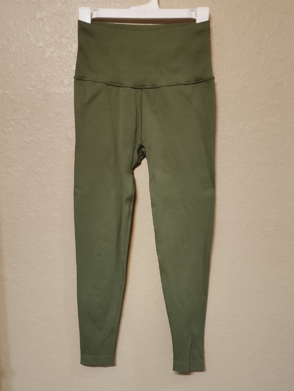 JoyLab Olive Ribbed-Waist Capri Length Leggings